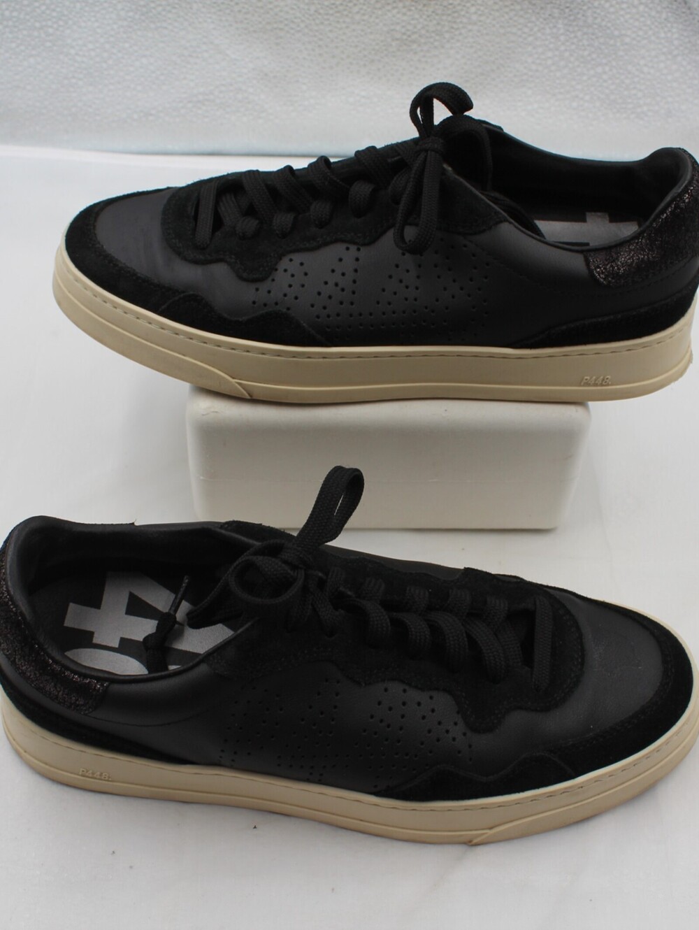 P448 Bali Women’s Sz 7.5 Low Top Lace Up Luxury Designer Fashion Sneakers Black